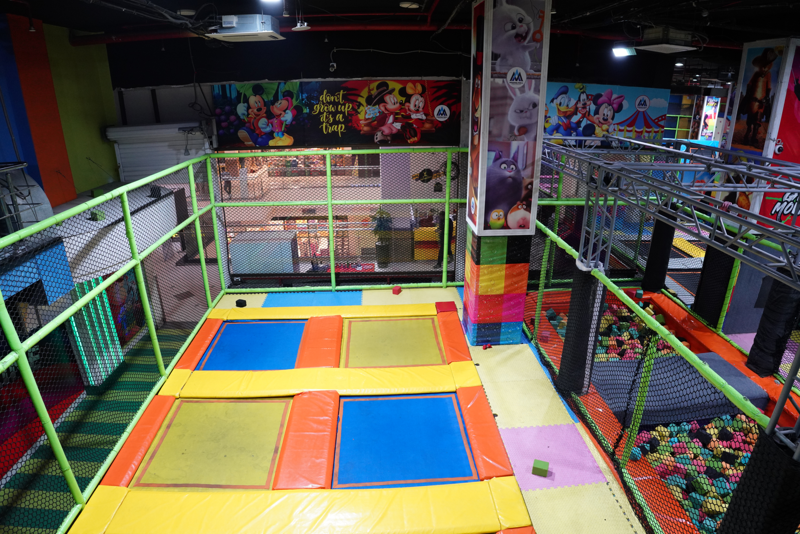 TRAMPOLINE PARK